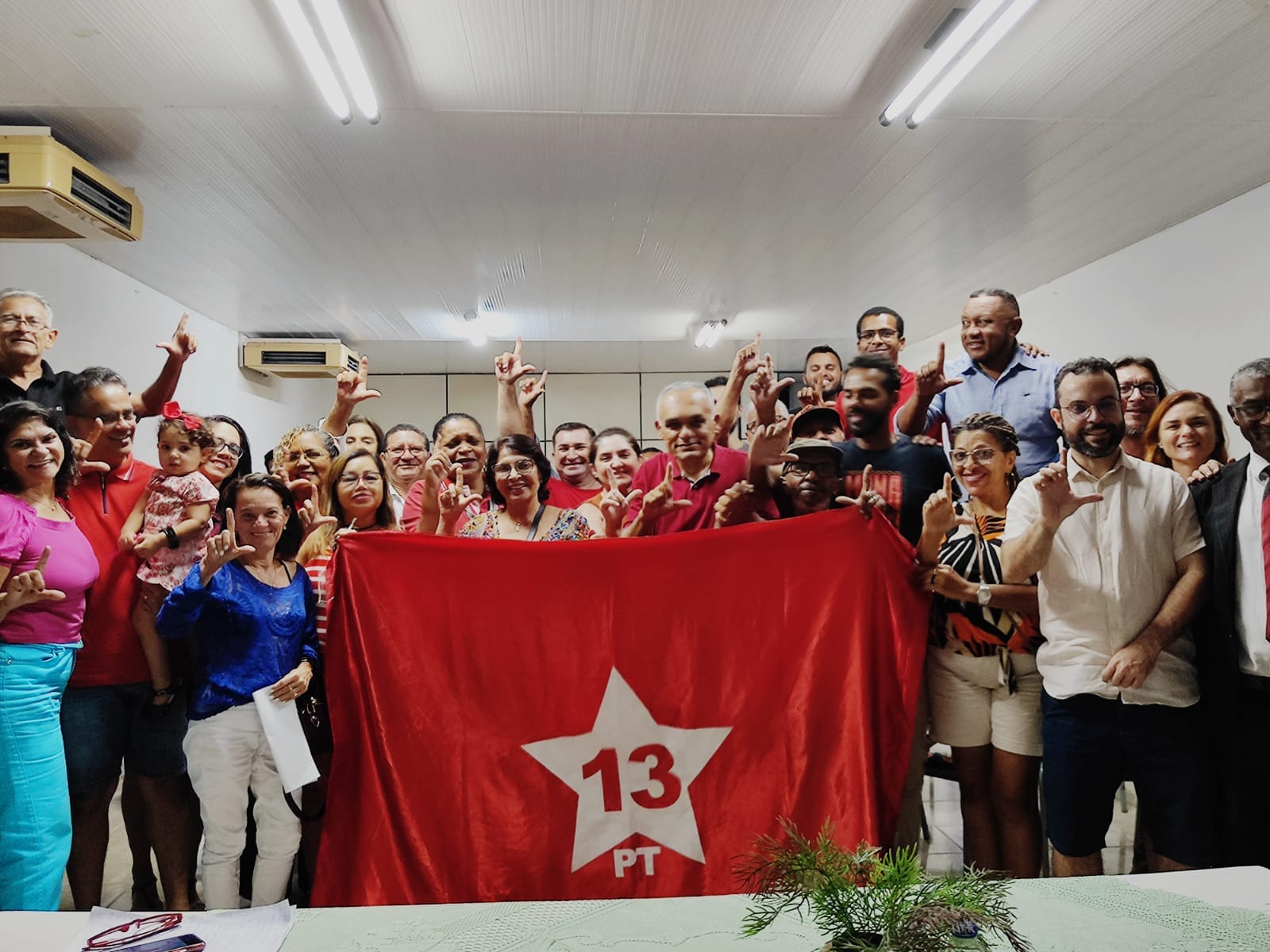 Encontro Municipal do PT de Petrolina referenda Odacy Amorim pré-candidato a prefeito